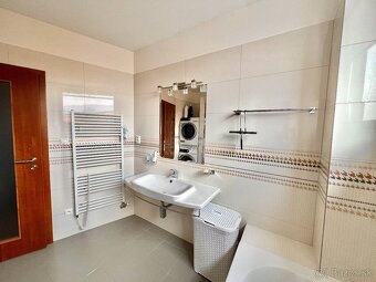 Prenájom 3-izb. byt v centre s garážovým státím - 12