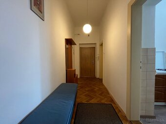 TICHÝ 2-IZBOVÝ BYT, KOMPLETNE ZARIADENÝ, PARKOVANIE, ŠANCOVÁ - 12