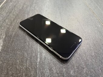 Apple iPhone SE (2020) 128 GB White - 12