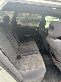 Toyota Avensis 2.0 D-4 - 12