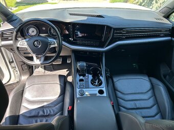 Touareg 3.0 V6, 286k R-Line - 12
