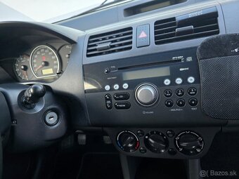Suzuki Swift 1.3. 4x4 biela perleť - 12