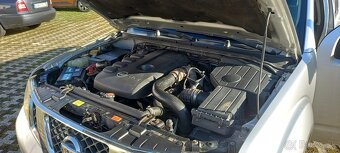 Nissan Pathfinder 2.5 D - 12