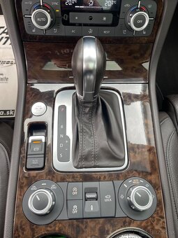 Predám VW touareg 7p 3.0TDI 180kw - 12