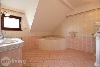 REZERVOVANÉ / RODINNÝ DOM na PREDAJ - Nová Dubnica - 1907m² - 12