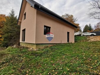 REZERVOVANÉ 2 podlažný rod.dom, hrubá stavba, 116m2, pozemok - 12