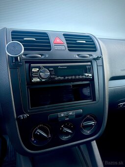 Volkswagen Golf 5 1.4 55kw 161676km NOVÁ STK/EK - 12