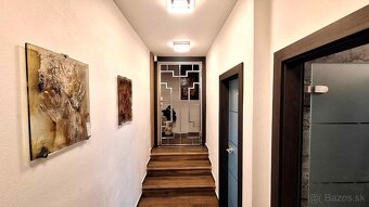 PREDAJ - LUXUSNÉHO 5 izb.RD s terasami,garážami,bazénom v KN - 12