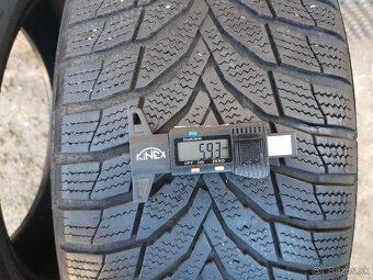 Predám 2x zimnú pneu R18 235/55/18 235 55 18 235/55 r18 M+S - 12