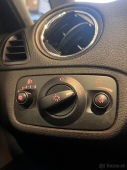 Ford S-MAX 2.0 TDCi (96 kW) – Automat / 7-miestny / Čierna m - 12