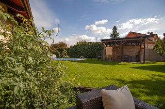 Predaj dom s bazénom, vírivkou, saunou, 792m2 pozemok-Sloven - 12