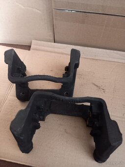 Podpera strmeňa Mazda - 12