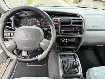Suzuki Grand Vitara 2.0 benzin 4x4 bez korozie - 12