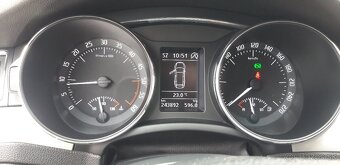 Predám Škoda Superb 2 combi 2.0 tdi 4x4 - 12