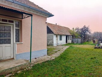 RODINNÝ DOM | VEĽKÝ POZEMOK | MOŽNOSŤ REKONŠTRUKCIE - 12