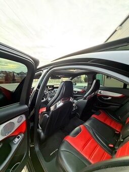 Mercedes AMG C63s - 12