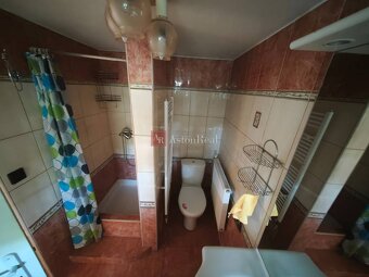 PREDAJ:DOM (CHALUPA) zastavaná plocha 400m2 vrátane Terasy - - 12