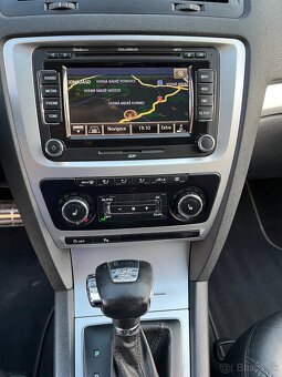 Škoda Octavia Scout 2.0 TDI 4x4 DSG alcantara - 12