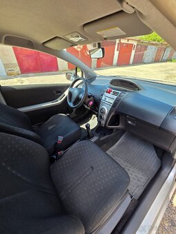 Toyota Yaris 1.3 T 3D - 12