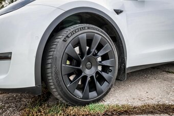 TESLA MODEL Y DualMotor Long Range 378KW 79500km - 12