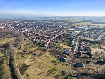 NA PREDAJ 5 IZBOVÝ RODINNÝ DOM S 2 GARÁŽAMI, 739 M2, STRÁŽNI - 12