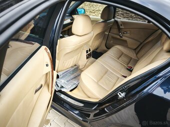 BMW E60 550i, manuál 2006 - 12