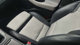 Hyundai i30 Fastback, Style, 103kw Manuál - 12