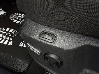 Volkswagen Golf Variant 2.0 TDI Highline - 12