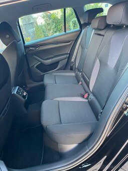 Škoda Octavia Combi 2.0 TDI Ambition SK ŠPZ - 12