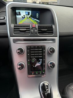 Volvo XC60 D4 AWD TOP VÝBAVA SERVIS - 12