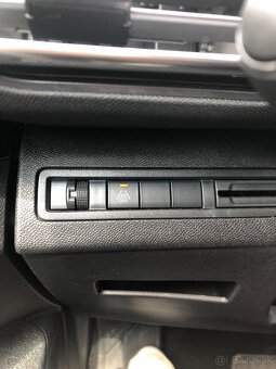 Peugeot 5008 1.5HDI 7 miest Automat 2021 - 12