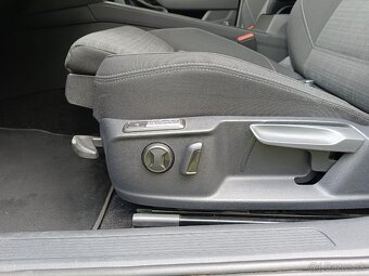 Volkswagen Passat 2,0 TDI 140kw, nezávislé, matrix atd - 12
