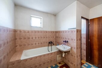 Ponúkame na predaj rodinný dom v Humennom - 12