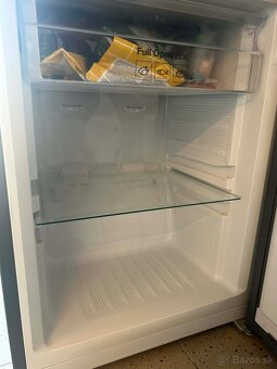 Chladnička Samsung čierna 353l - 12