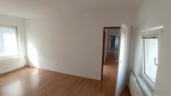 Od júna: 3-izbový nebytový priestor (80m2) na Športovej - 12