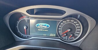 Ford Mondeo sedan - 12