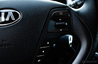 Kia Cee´d 1.4 CVVT Team Slovakia Edition - 12