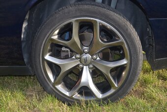 Dodge Challenger - 12