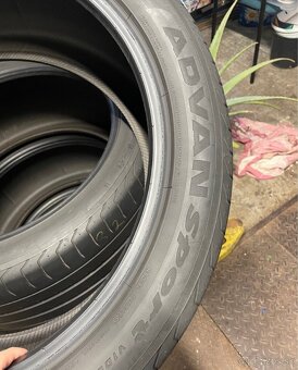 Yokohama 285/40 R21 letné - 12