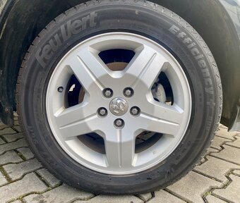 Dodge Caliber 2.0 CRDi - 12