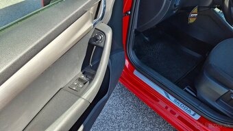 Škoda Octavia Combi 2.0TDI SOLEIL DSG7 - 12