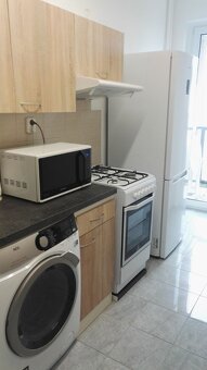 Krásna izba pre dve ženy(do 35r.) s balkónom - 12