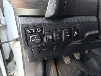 Toyota Auris 2014. 1,4 diesel - 12