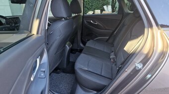 Hyundai i30 1,5 GDi 117kW Edícia 30, 7/2021 - 12