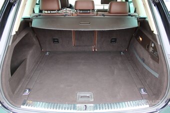 Volkswagen Touareg 3,0 TDi V6 176 kW 4 MOTION - 12