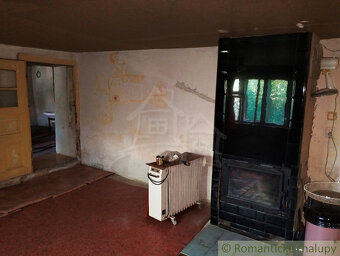 Vidiecka chalupa v pôvodnom stave na kopaniciach obce Lubi - 12