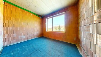 3-IZB.BYT KANAŠ s pozemkom 600m2 - 12