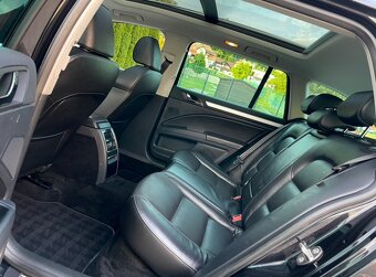 Skoda Superb Combi 2.0 TDI DSG 4X4 Elegance Max - 12