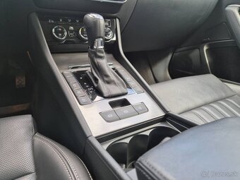 Predám  Škoda Superb Combi 2.0 TDI SCR Style 4x4 DSG - 12
