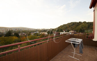 Prenájom  4 izbového bytu - 12